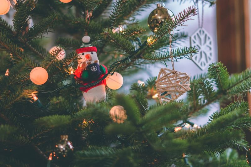 Holiday Storage Solutions: Tips for Preserving Your Artificial Christmas Wreaths and Garlands Between Seasons